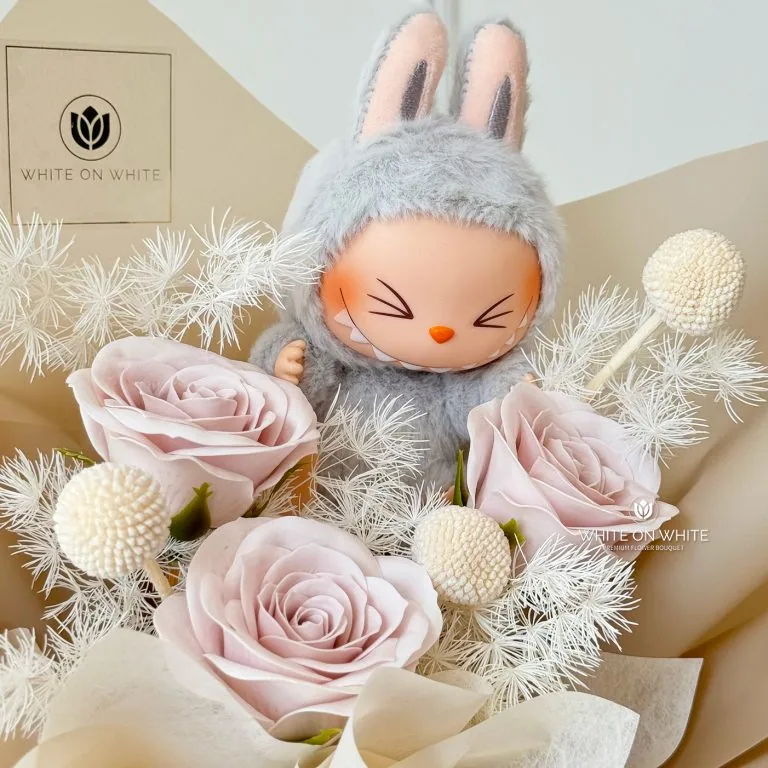 labubu flower bouquet, labubu macaron in pink, labubu macaron in grey, labubu macaron, labubu the monster, labubu doll, labubu gift, labubu version 2, labubu v2, labubu ver.2, labubu dada, labubu hehe