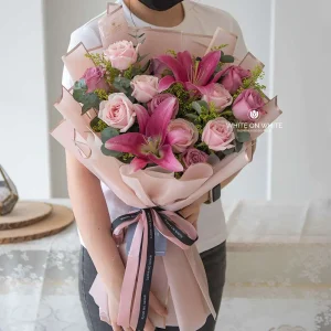 Lily Mix Flower Bouquets to Gift for Best Friendship and Special Retirement, same day flower delivery