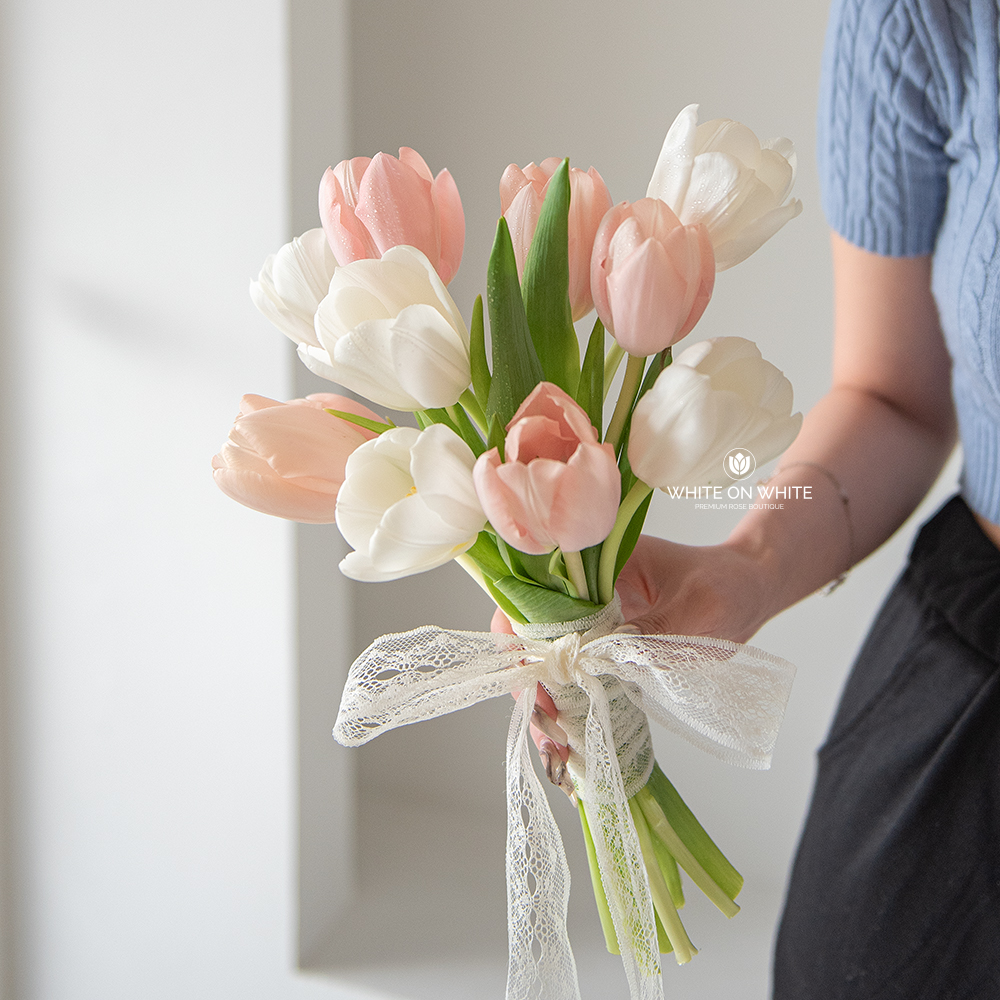 Bunga tangan pengantin tulip putih dan pink, Ucapan Selamat Pengantin Baru