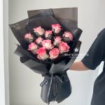 What Flower Color Matches Your Graduation Outfit, flower graduation outfit, Elsa Rose Black Wrapping 3