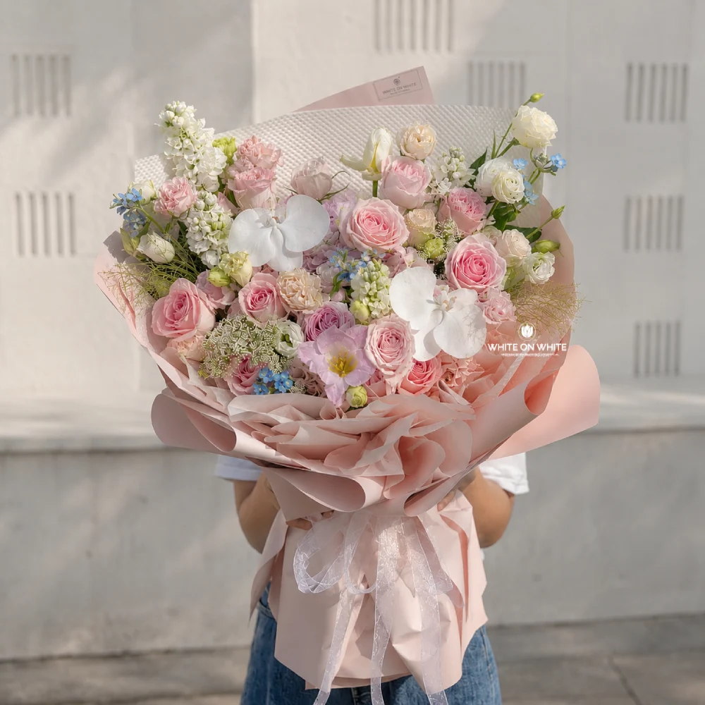 madonna flower bouquet, premium flower bouquet, flower bouquet for birthday, bouquet for her