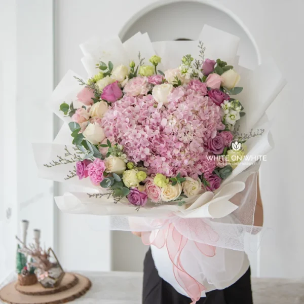 Big Love Bouquet, amazing pink flowers bouquet, flower for first date, ipoh florist, flower shop, flower shop ipoh, florist in kl, flower shop kl