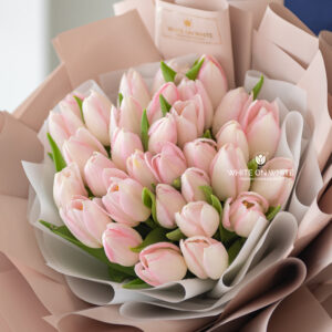 florist kangar, pink tulips bouquet, white on white florist