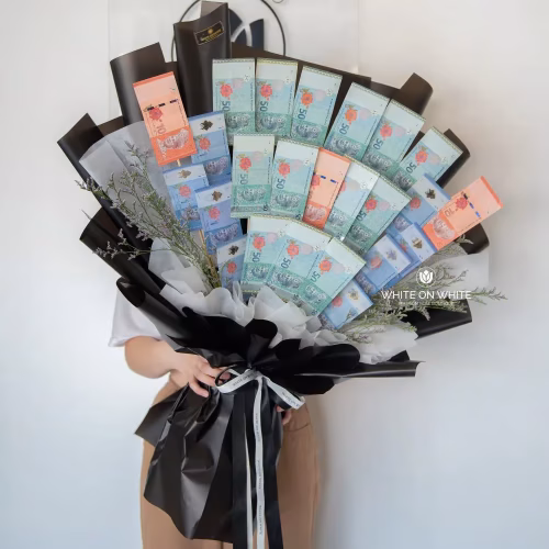 Lavish-Money-Bouquet-3-scaled-e1731743497870