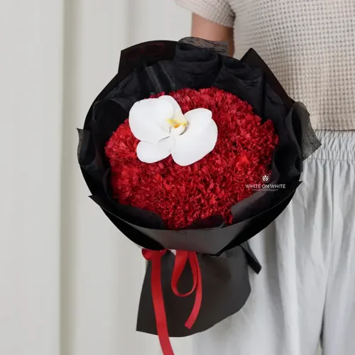 M12-Elegant-Lady-Bouquet-1