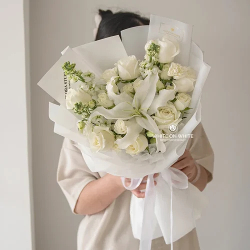 White Lily Rose Bouquet-Cover