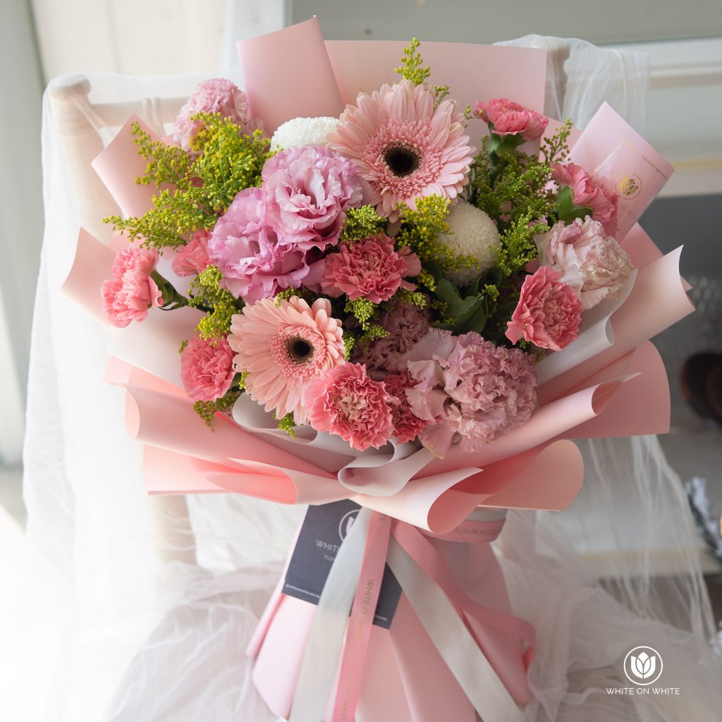 Carnation Mix Bouquet for graduates and retirees flower gift