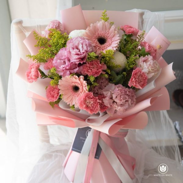 Carnation Mix Bouquet for graduates and retirees flower gift