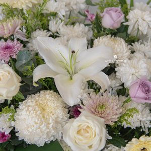 Serene Paradise flower stand