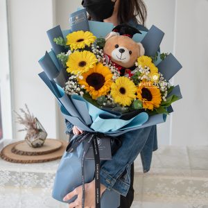 Outstanding Achievement Bouquet - Graduation Flowers for Graduates, graduation bouquet ideas