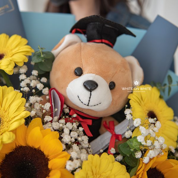Outstanding Achievement Bouquet - Graduation Flowers for Graduates