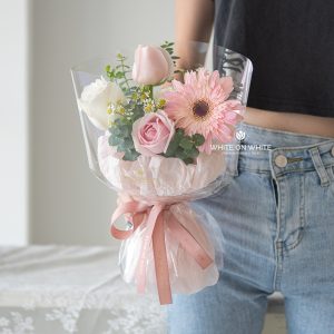 V05 I'm in Love Bouquet, valentines flower bouquet, valentines flower for girlfriend