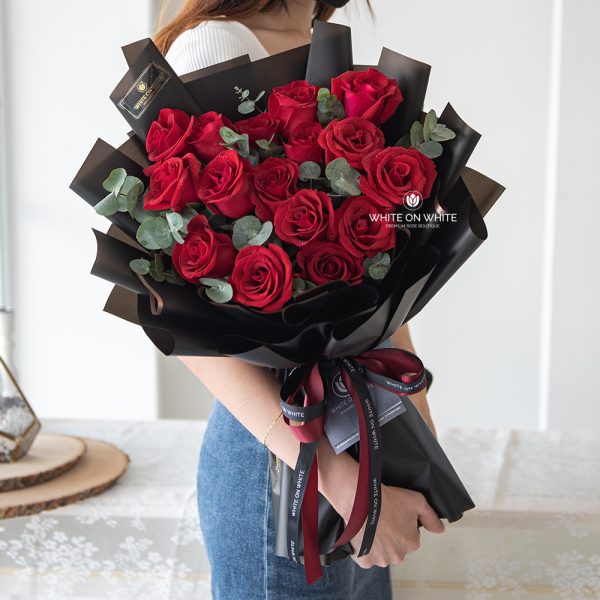 V06 Thousand Kisses Bouquet, valentines flower bouquet, valentines flower for girlfriend