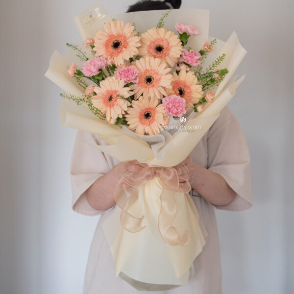 M09 Mama Sunshine Bouquet