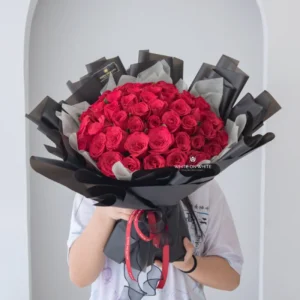 520 Kiss Bouquet, 52 stalks of Red Rose, florist singapore white on white