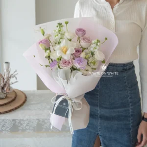 luna bouquet, florist singapore, flower bouquet, purple rose bouquet, white on white florist